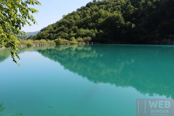 Необычный цвет воды в Плитвицких озерах