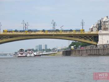 Электротранспорт Будапешта - трамвай на мосту