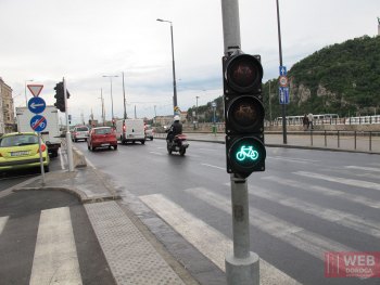 Специальный светофор для велосипедистов в Будапеште