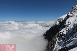 Вид на облака через смотровую площадку Eismeer