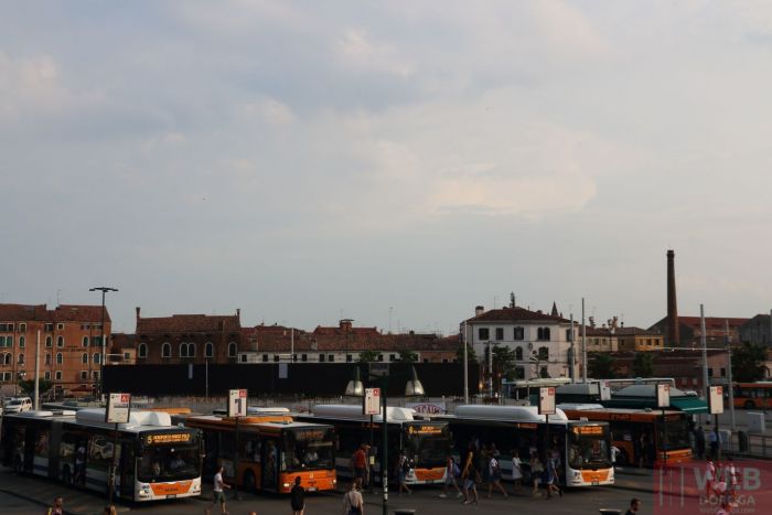 конечная остановка автобусов в Венецию - площадь - Piazzale Roma